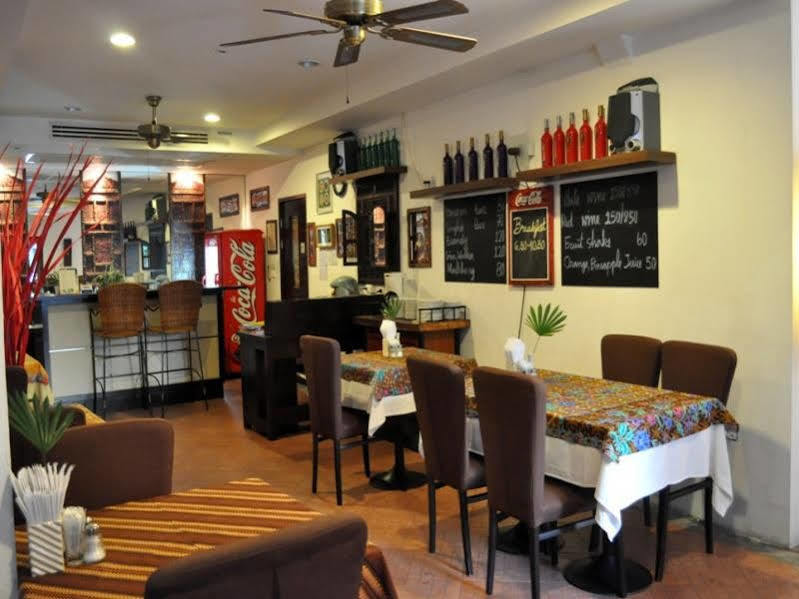 Drop Inn Банкок Екстериор снимка
